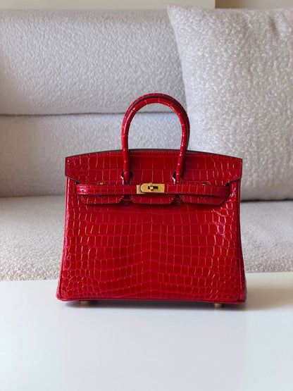 Hermes
Birkin croc 25cm💕master quality😍with box❤️
750 dhs✅

Zain52
♥️♥️♥️