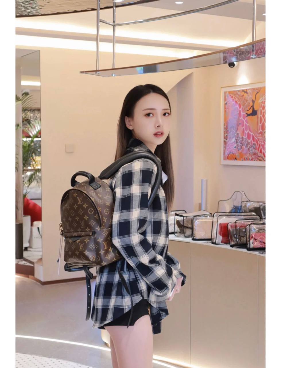 LV
 BACKPACK COPY ONE  SMALL SIZE SPECIAL OFFER ONLY 
150 dhs💓

Zain295
♥️♥️♥️