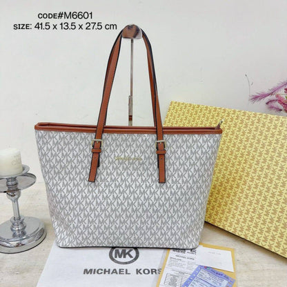 MK
sʜᴏᴜʟᴅᴇʀ ᴛᴏᴛᴇʙᴀɢ
ᴢɪᴘᴘᴇʀ ᴛʏᴘᴇ
sɪᴢᴇ: 41.5 cm

ᴡɪᴛʜ BOX
🎁🎁🎁

75 dhs🪙💕

Zain31
♥️♥️♥️