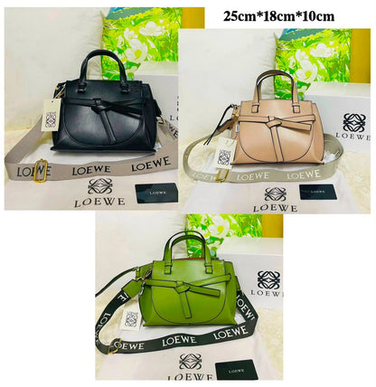 LOEWE 
GOOD QUALITY WITH BOX 
90 dhs💓

Zain295
♥️♥️♥️