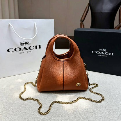 COACH

LanaSMALL 

SIZE NEW 

CAME GOOD QUALITY 

WITH BOX 
100 dhs🇦🇪🇦🇪

Size:20cm

Zain295
Zain39
Zain17
♥️♥️♥️