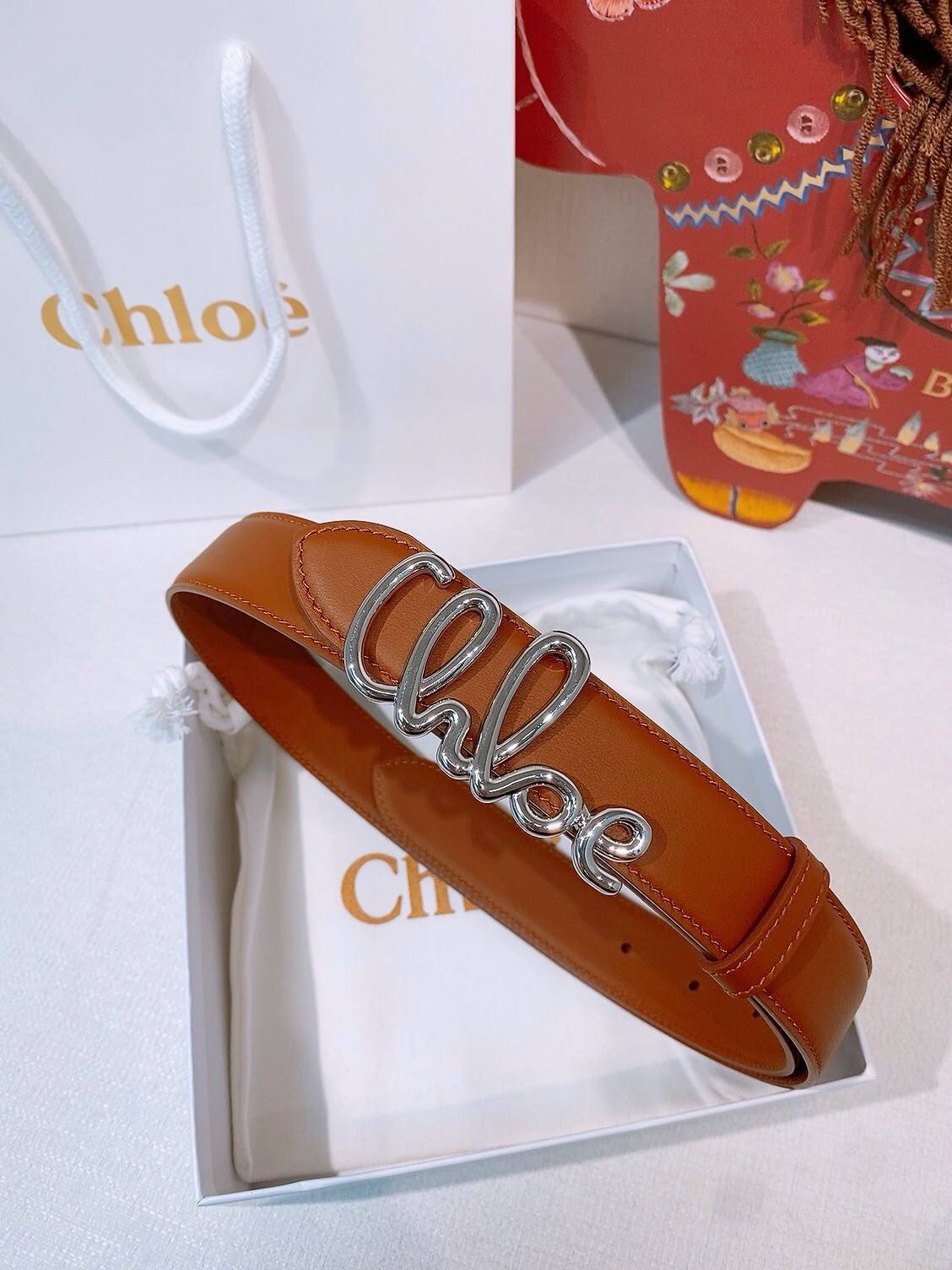 New Chloe
💙*SUPER MASTER QUALITY*💙
💙*WITH ORIGINAL BOX*💙
320 dhs✅

Zain281
♥️♥️♥️