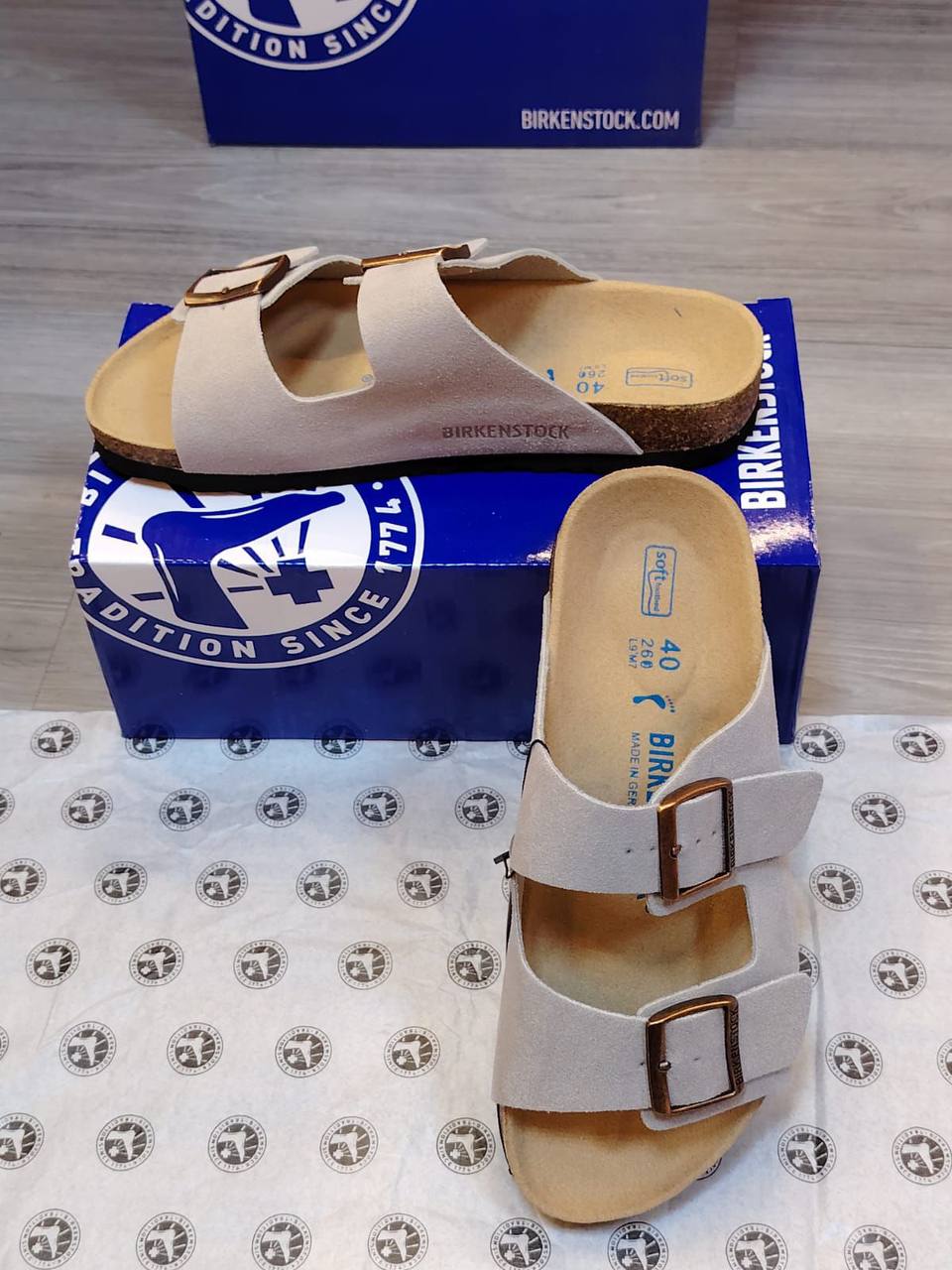 Birkenstock 
High Quality, 
Size 36 To 41
105 dhs💓

Zain120
♥️♥️♥️