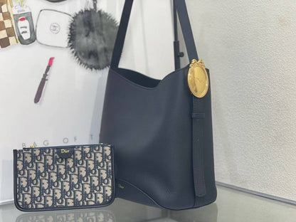 Dior 🙋🏻💕
Master✅✅
27cm🫶🏼🫶🏼 360 dhs🇦🇪🇦🇪
 with Box

Zain297
♥️♥️♥️