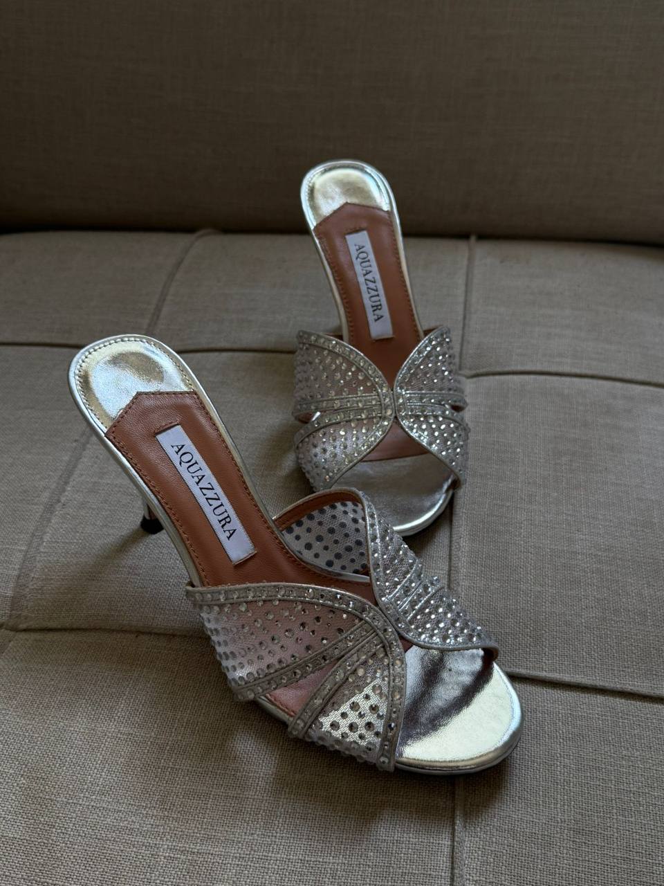 Aquazzura 🖤
✨ 𝐍𝐞𝐰 𝐂𝐨𝐥𝐥𝐞𝐜𝐭𝐢𝐨𝐧 
✨ 𝐒𝐮𝐩𝐞𝐫 𝐌𝐚𝐬𝐭𝐞𝐫 𝐐𝐮𝐚𝐥𝐢𝐭𝐲 
✨ 𝐀𝐯𝐚𝐢𝐥𝐚𝐛𝐥𝐞 𝐍𝐨𝐰 
✨ 𝐒𝐢𝐳𝐞𝐬: 𝟑𝟔 — 𝟒𝟏 
450 dhs✅

Zain298
♥️♥️♥️