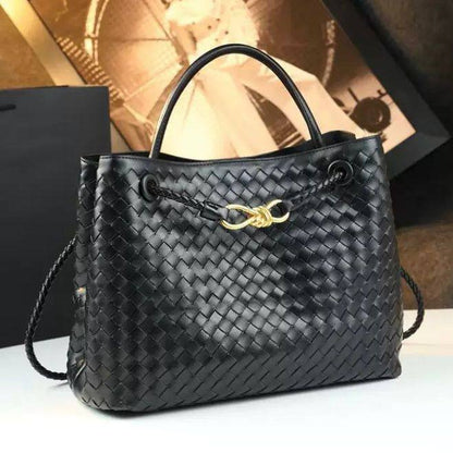 BOTTEGA 
COPY ONE BIG SIZE 
NEW CAME 
175 dhs❣️

Zain39
♥️♥️♥️