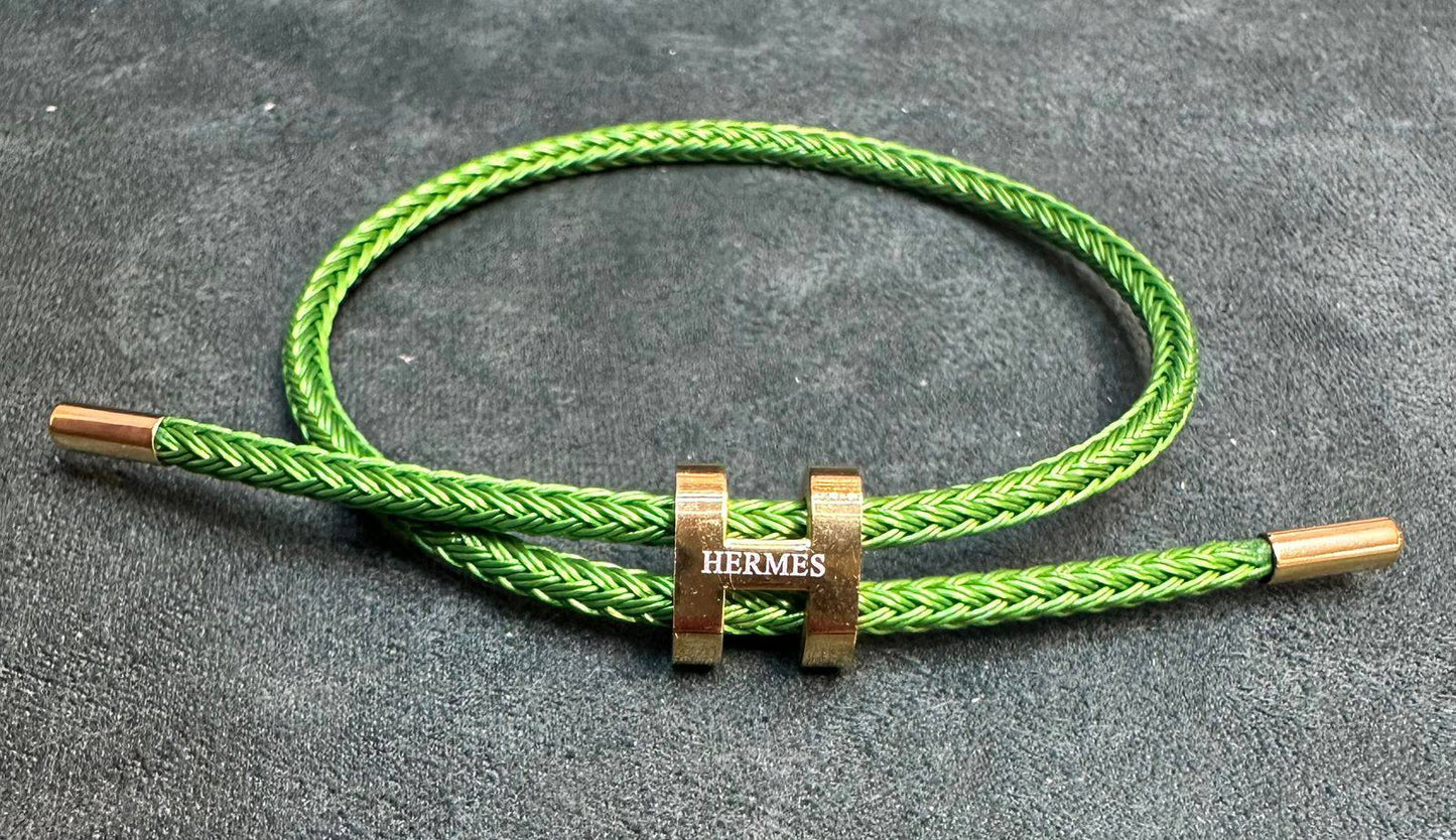 Hot moving 🔥🔥🔥 
Hermes UNISEX Bracelet. 
Water proof 💦💦💦
30 dhs❣️

Zain243
♥️♥️♥️