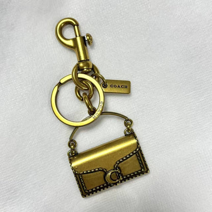 Hot moving coach keychains new stock coming 
30 dhs💓

Zain243
♥️♥️♥️
