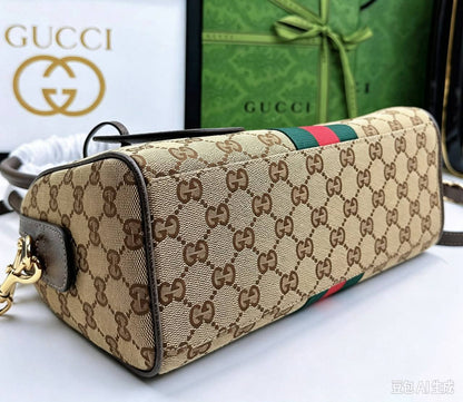 GUCCI 

NEW CAME 
HIGH QUALITY 

WITH BOX 
125 dhs🇦🇪🇦🇪

Zain39
♥️♥️♥️