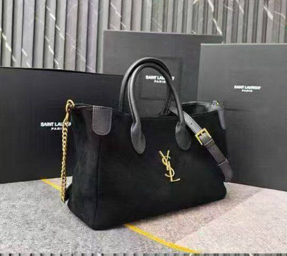 YSL
110 dhs❣️

Zain143
♥️♥️♥️