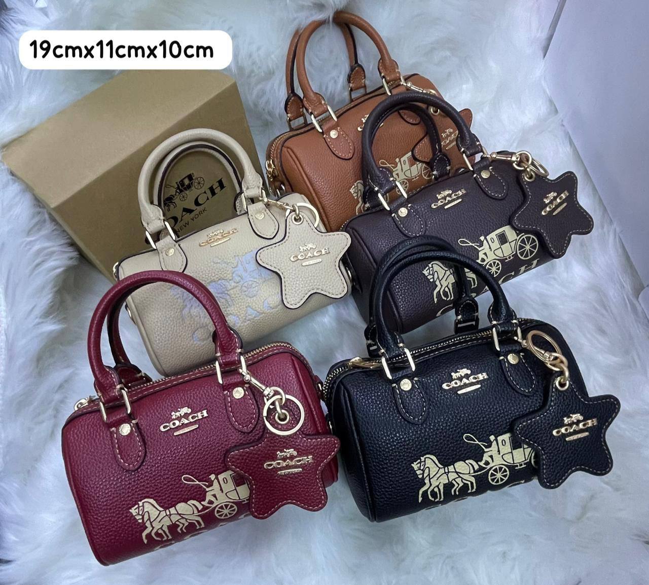 Coach
95 dhs✅

with box
🎁🎁🎁

Zain72
♥️♥️♥️