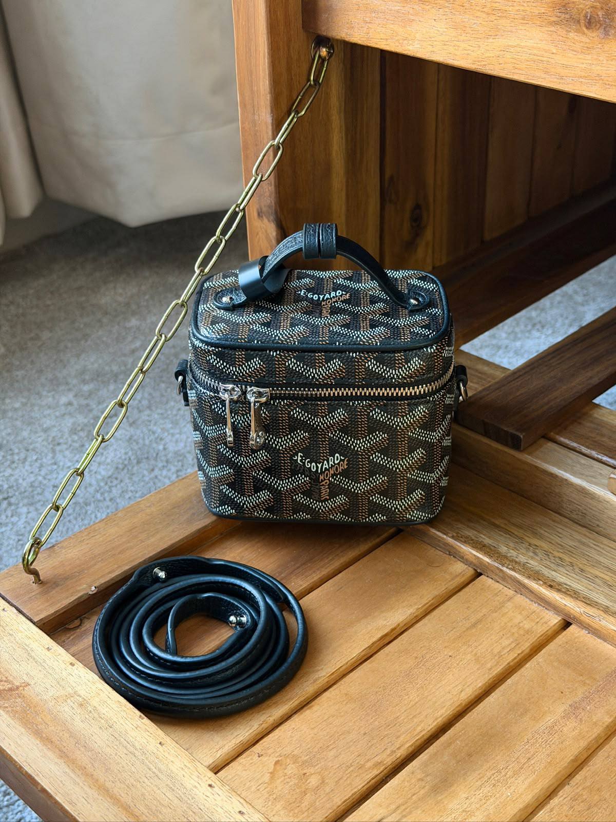 GOYARD
Super Master Quality
Original Packing🎁
Size 11CM&16CM

For Price 👇 WhatsApp✅
0568585901 
0507557372
0552275751 Owner Zain 👌

Zain321
♥️♥️♥️