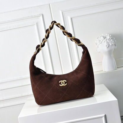 Chanel 
Master
330 dhs🇦🇪

Zain228
♥️♥️♥️