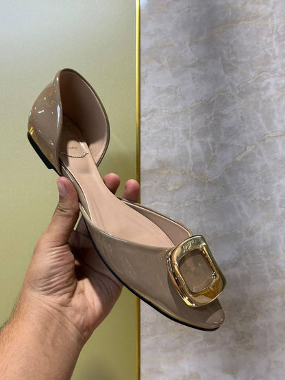 RV

size 36 to 41

120 dhs💓

Zain103
♥️♥️♥️
