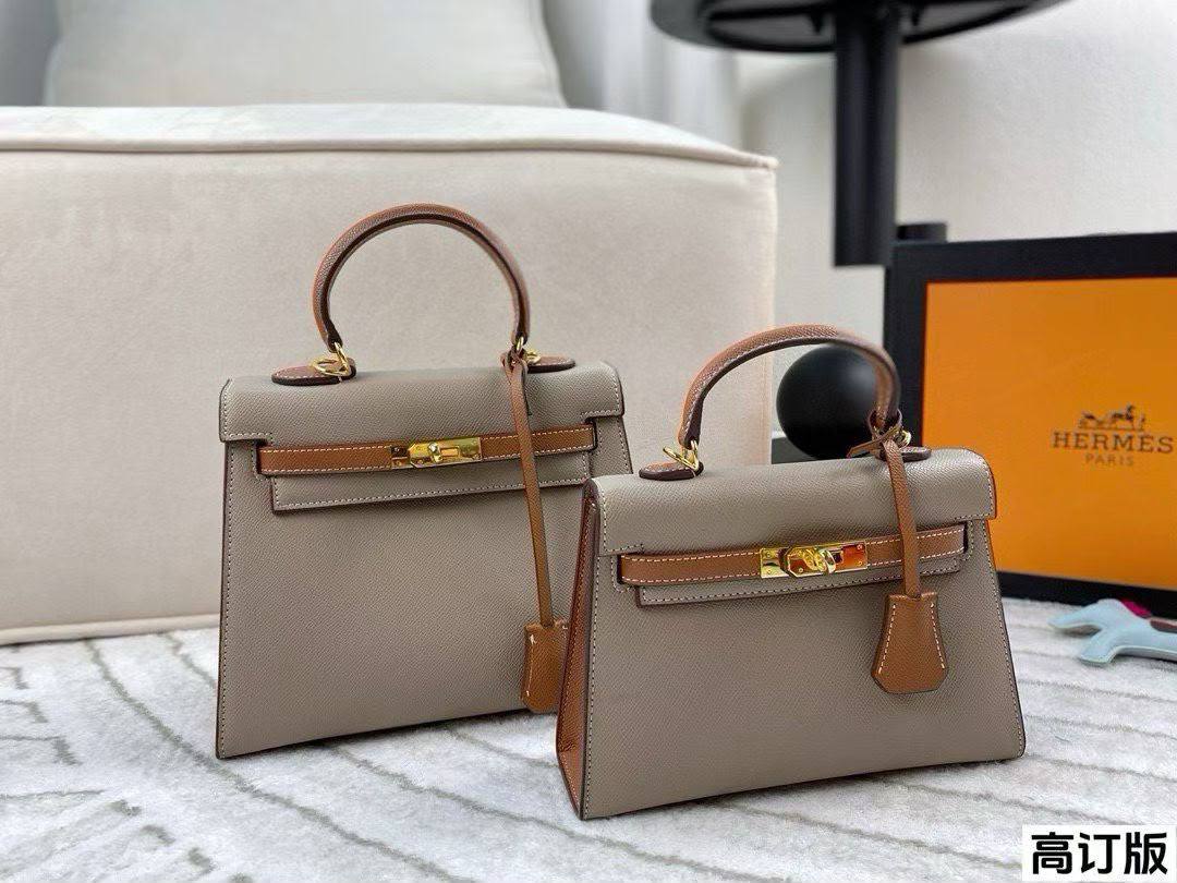 HERMES 
Master❣️❣️
22cm 300 dhs🇦🇪🇦🇪
24cm 330 dhs🇦🇪🇦🇪

Zain141
♥️♥️♥️