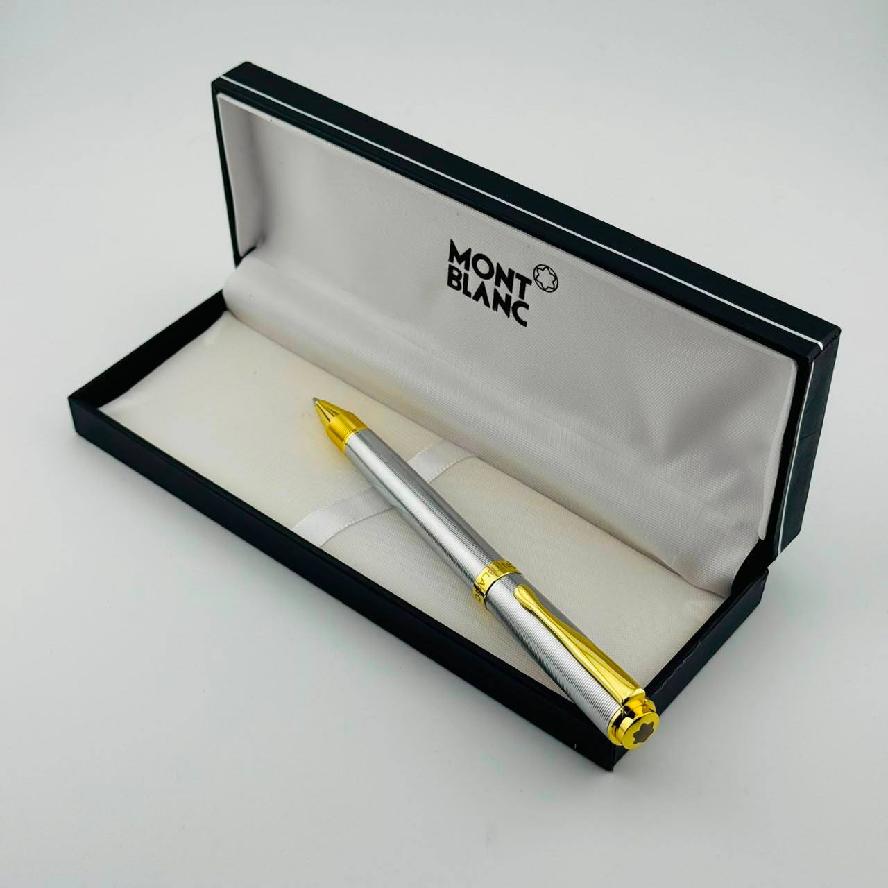 Pen
 
Good quality 

50 DHS🇦🇪🇦🇪

Zain182
♥️♥️♥️