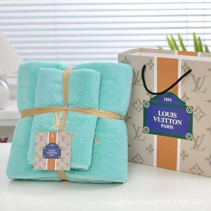 Towel one set
 with paper bag 
45 dhs💓

Zain295
♥️♥️♥️