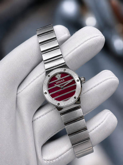 Versace 

watch for ladies 

good quality 
230 dhs🇦🇪🇦🇪

Zain59
♥️♥️♥️