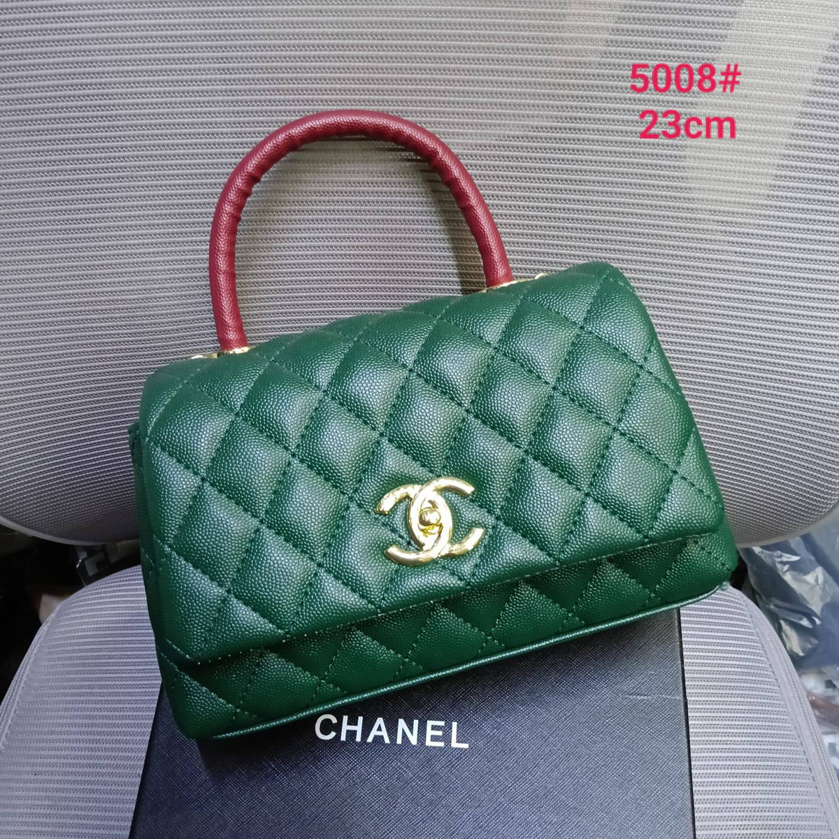 Chanel
YSL
100 dhs🇦🇪🇦🇪

with box

Zain26
♥️♥️♥️