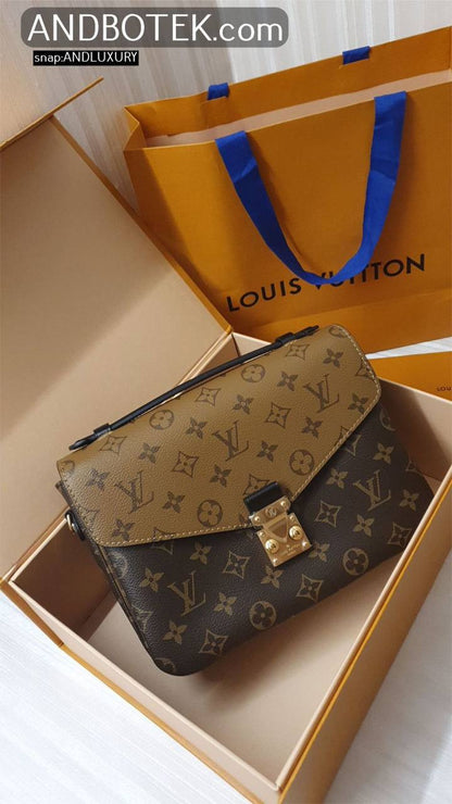 LV
90 dhs💓
With box
25 cm

Zain219
♥️♥️♥️