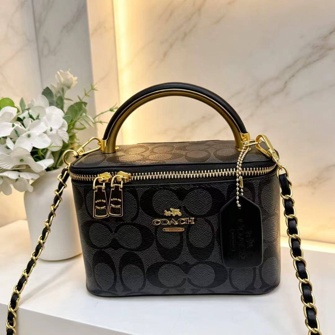 Coach
High quality
With box 
85 dhs✅

Zain136
Zain50
♥️♥️♥️