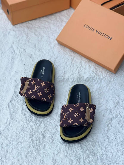 LV 
SIZE 36 to 41
100 dhs✅

Zain21
♥️♥️♥️
