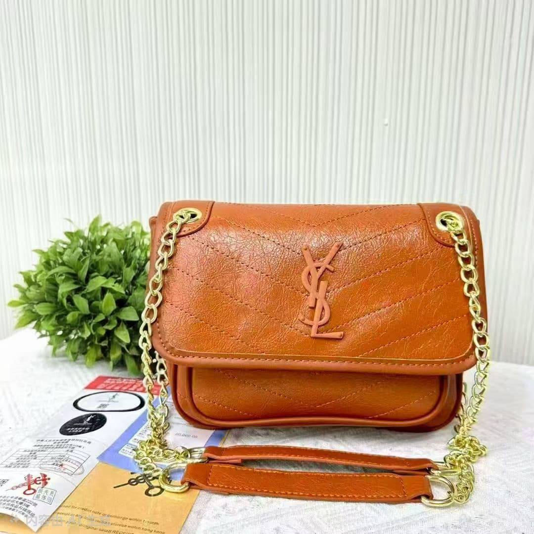 Ysl

85 dhs🇦🇪🇦🇪

Zain232
♥️♥️♥️