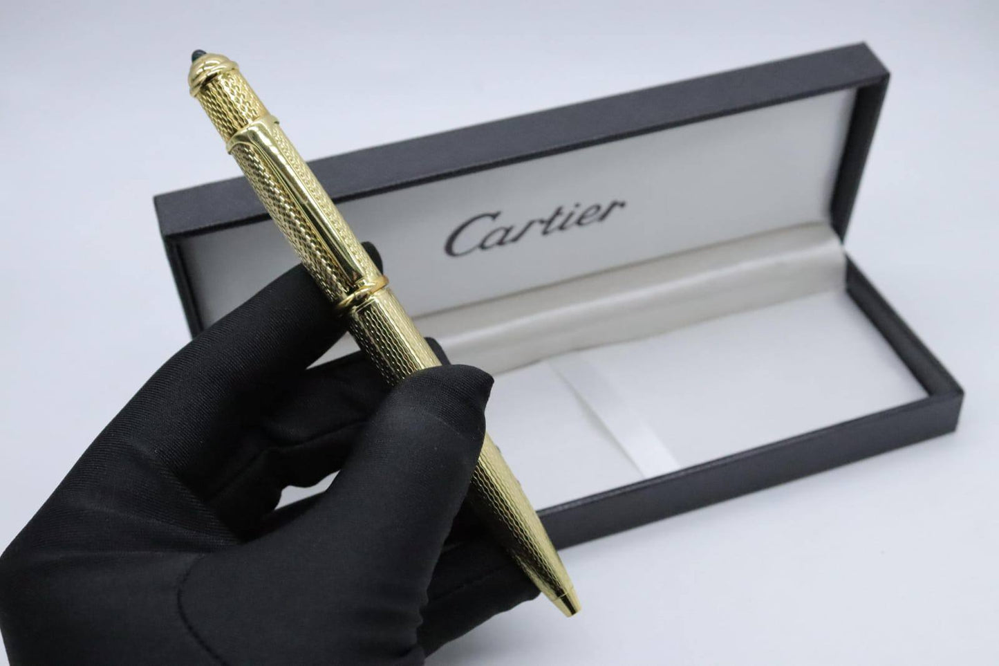 Cartier Pen

 60 dhs❣️ 

With Box
🎁🎁🎁

Zain33
♥️♥️♥️