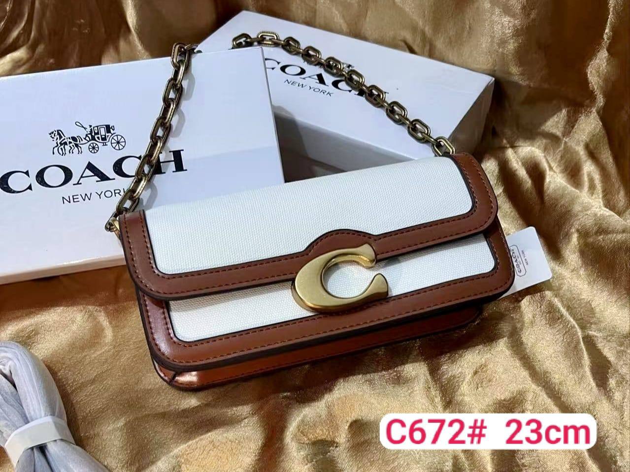 Coach
100 dhs✅
with box
C3100#  22cm
C672#    23cm

Zain26
♥️♥️♥️