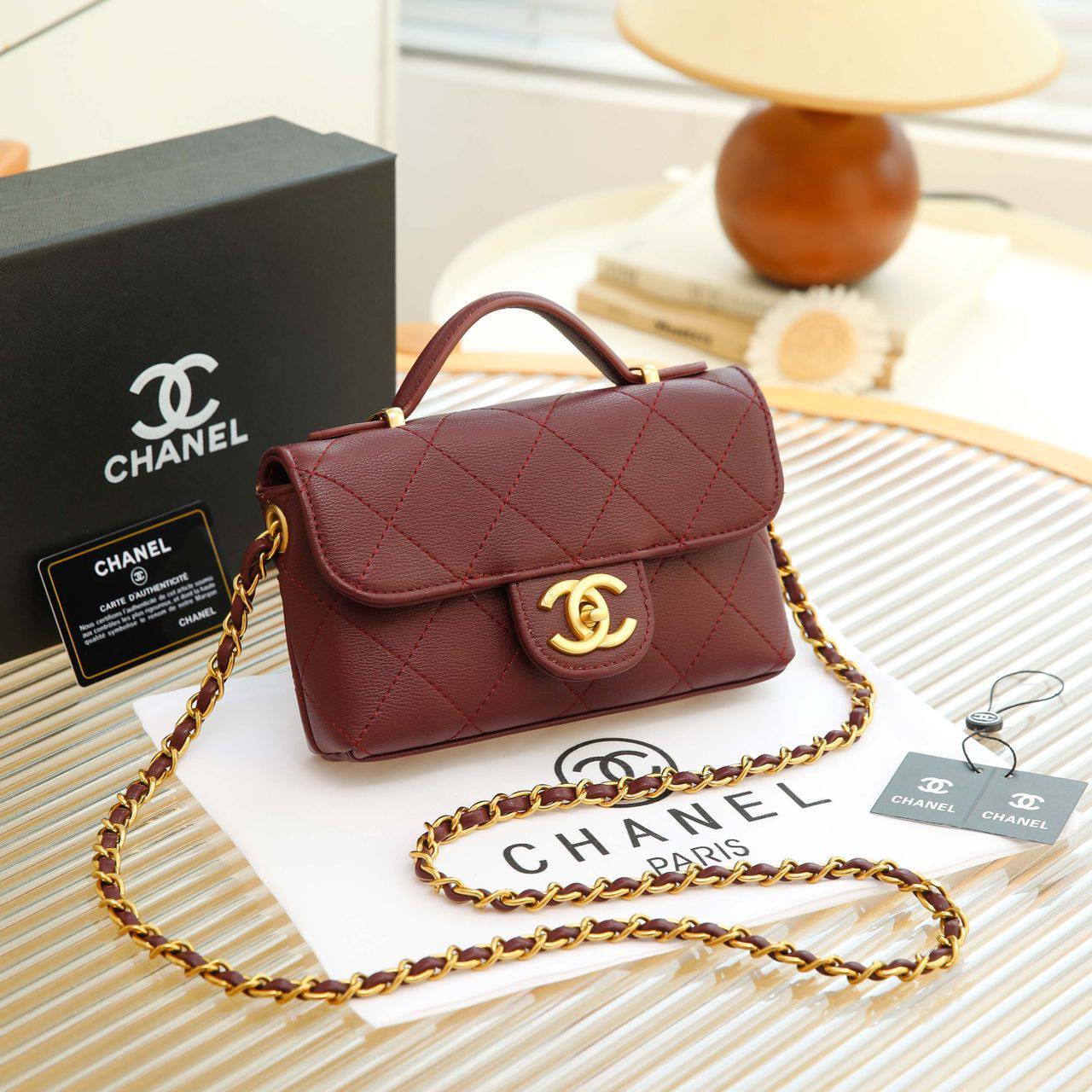 Chanel

95 dhs❣️

with box
🎁🎁🎁

size 20×5×12cm

Zain213
♥️♥️♥️