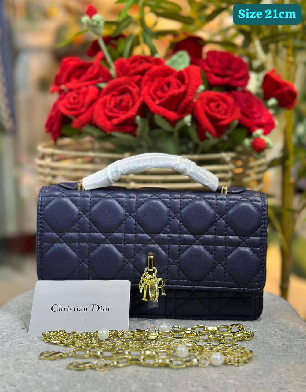 Dior
Best quality
With box’s
🎁🎁🎁

100 dhs✅
size 21cm

Zain158
♥️♥️♥️