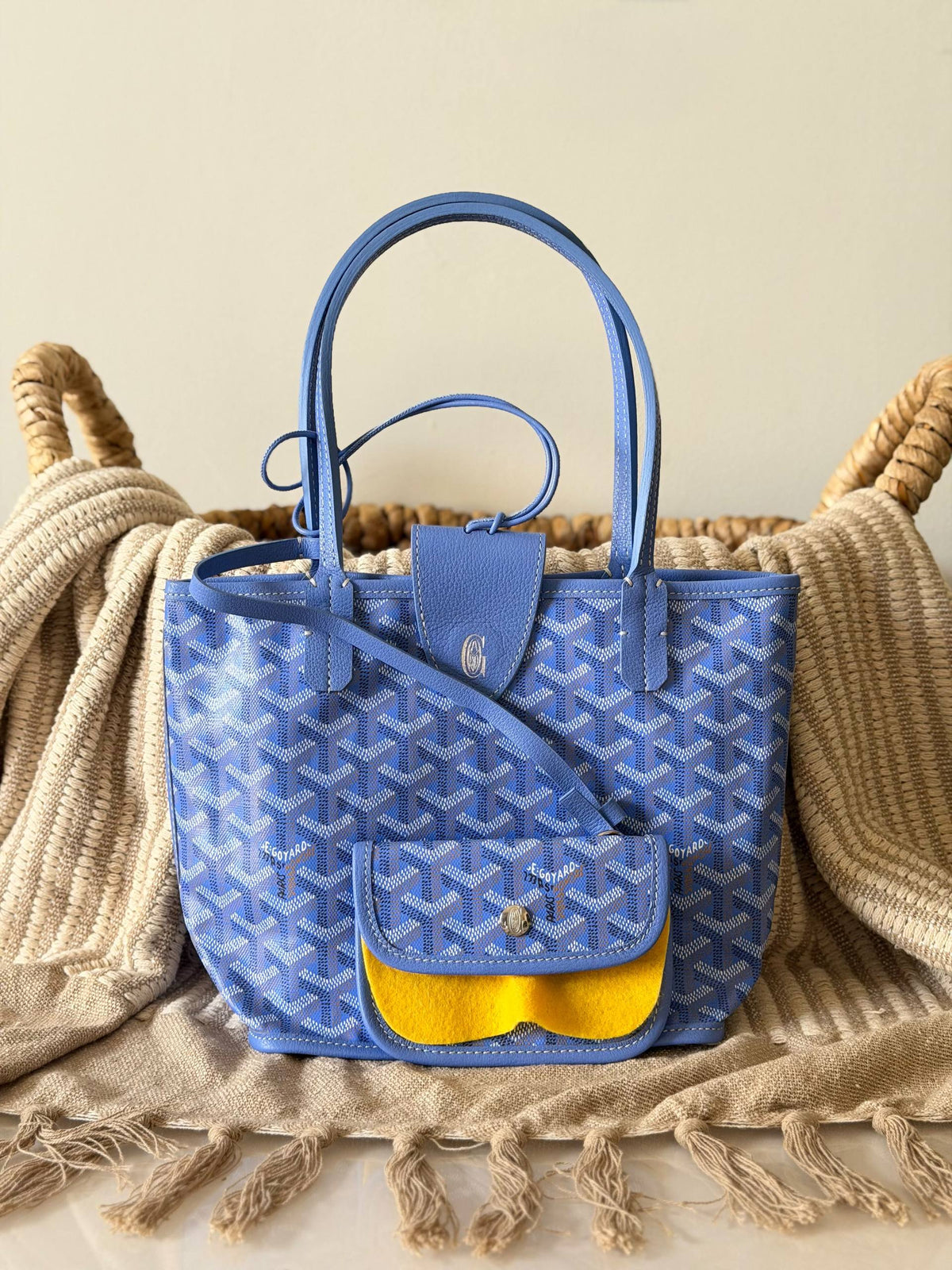 Goyard 
Vipp quality 
Size: 21 cm

For Price 👇 WhatsApp✅
0568585901 
0507557372
0552275751 Owner Zain 👌

Zain315
♥️♥️♥️