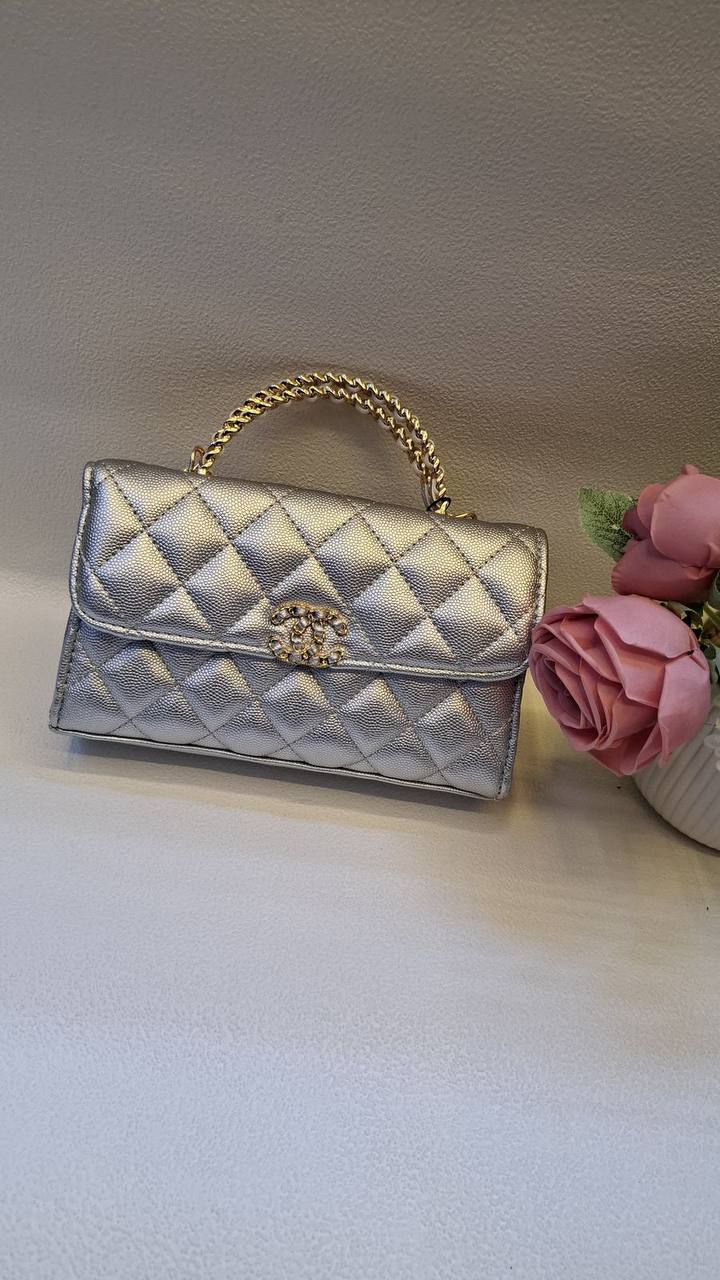 CHANEL
19cm
100 dhs✅
with box 📦

Zain44
♥️♥️♥️