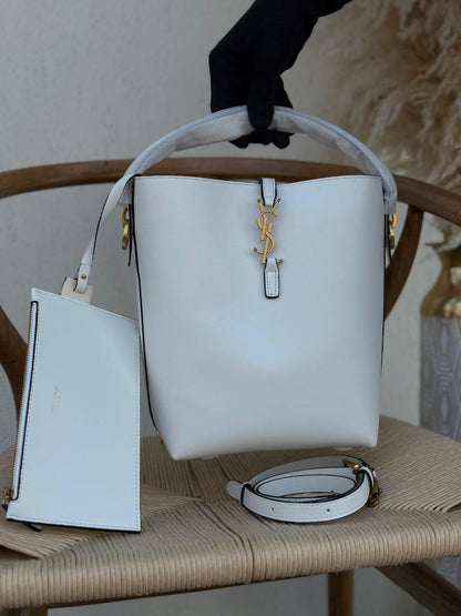 YSL

14cm
330 dhs🪙🌨️

16cm
350 dhs🪙🌨️

20cm
370 dhs🪙🌨️

Top quality 
With box🎁

Zain167
♥️♥️♥️