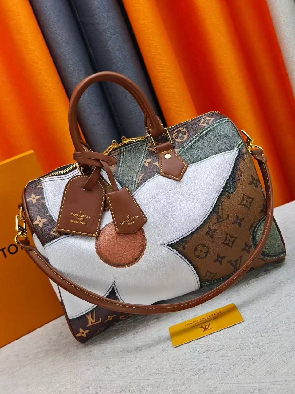 Lv Speedy
Master🌺🌺
 45cm   
320 dhs💓

Zain114
♥️♥️♥️