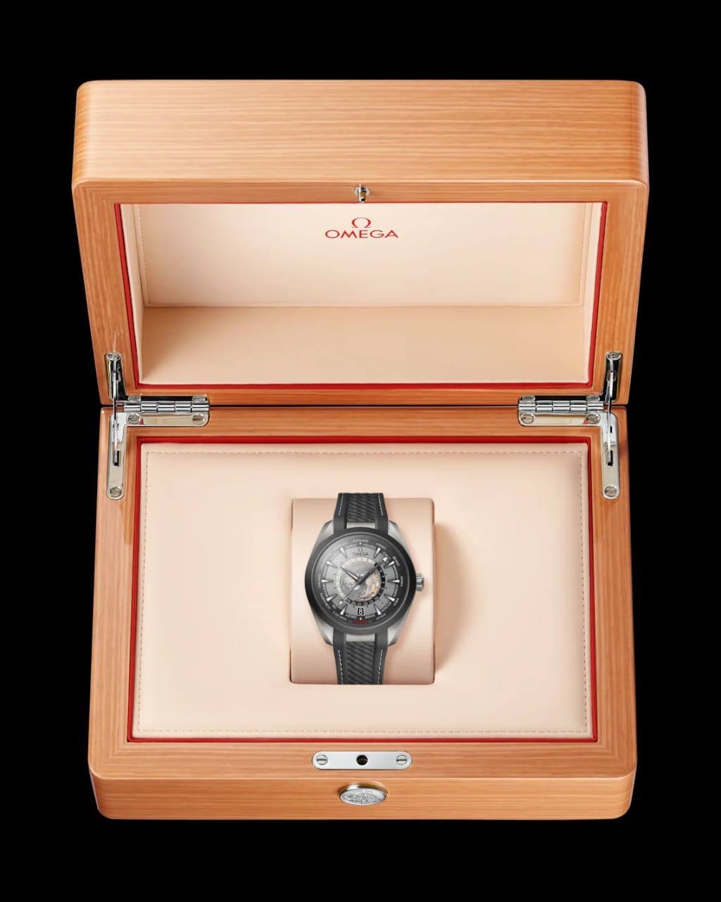 Omega watch for men good 
quality automatic 
250 dhs🪙💚

Zain59
♥️♥️♥️