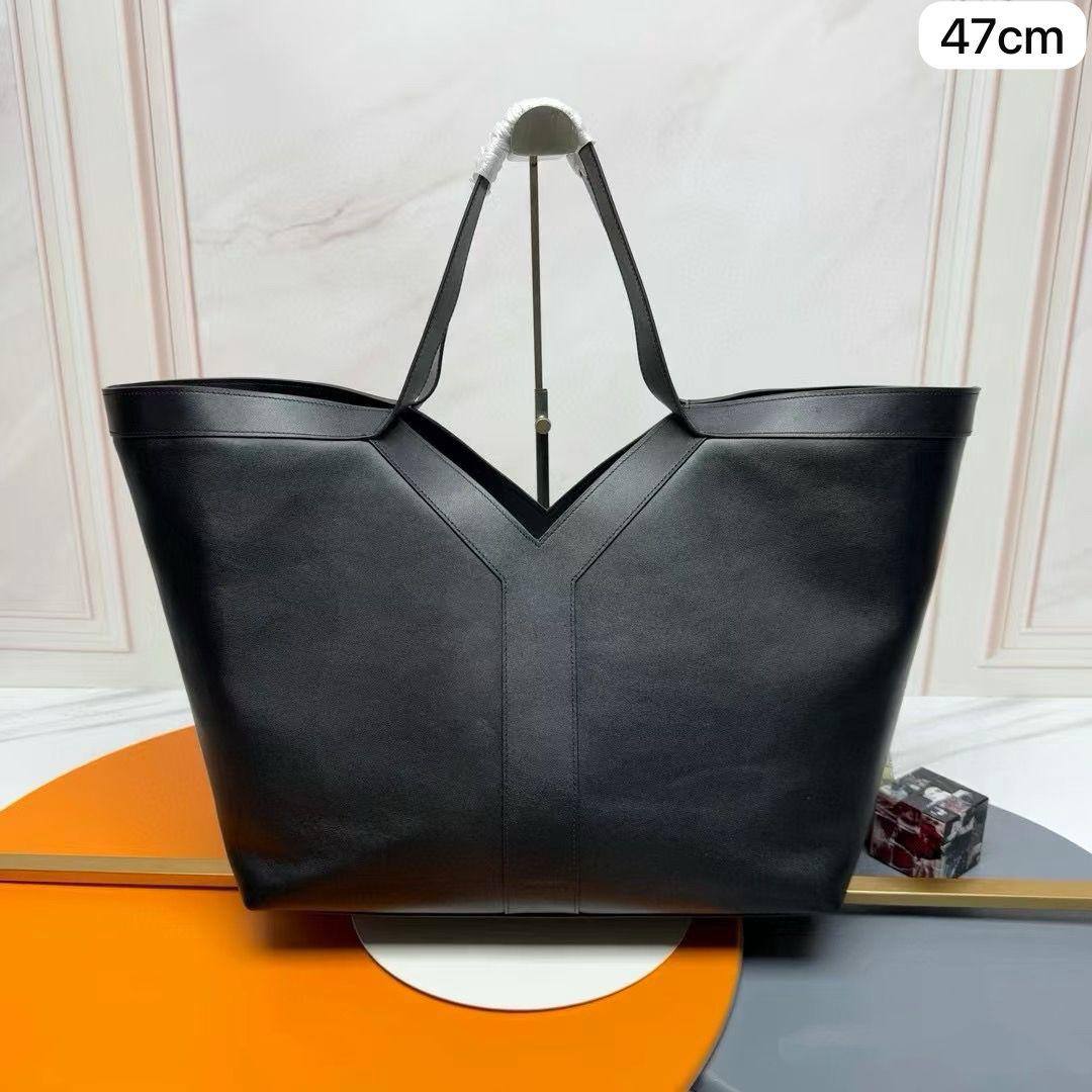 💞 YSL Tote 2 in 1
1⃣️ First quality
Size: 47 * 18 * 30 cm
110 dhs❣️

Zain115
♥️♥️♥️