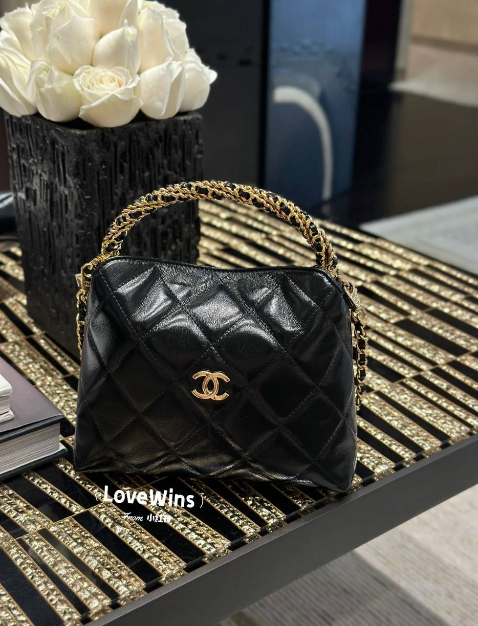 Chanel
95 dhs✅
size：22cm
Good-quality 

with box🎁

Zain35
Zain26
♥️♥️♥️