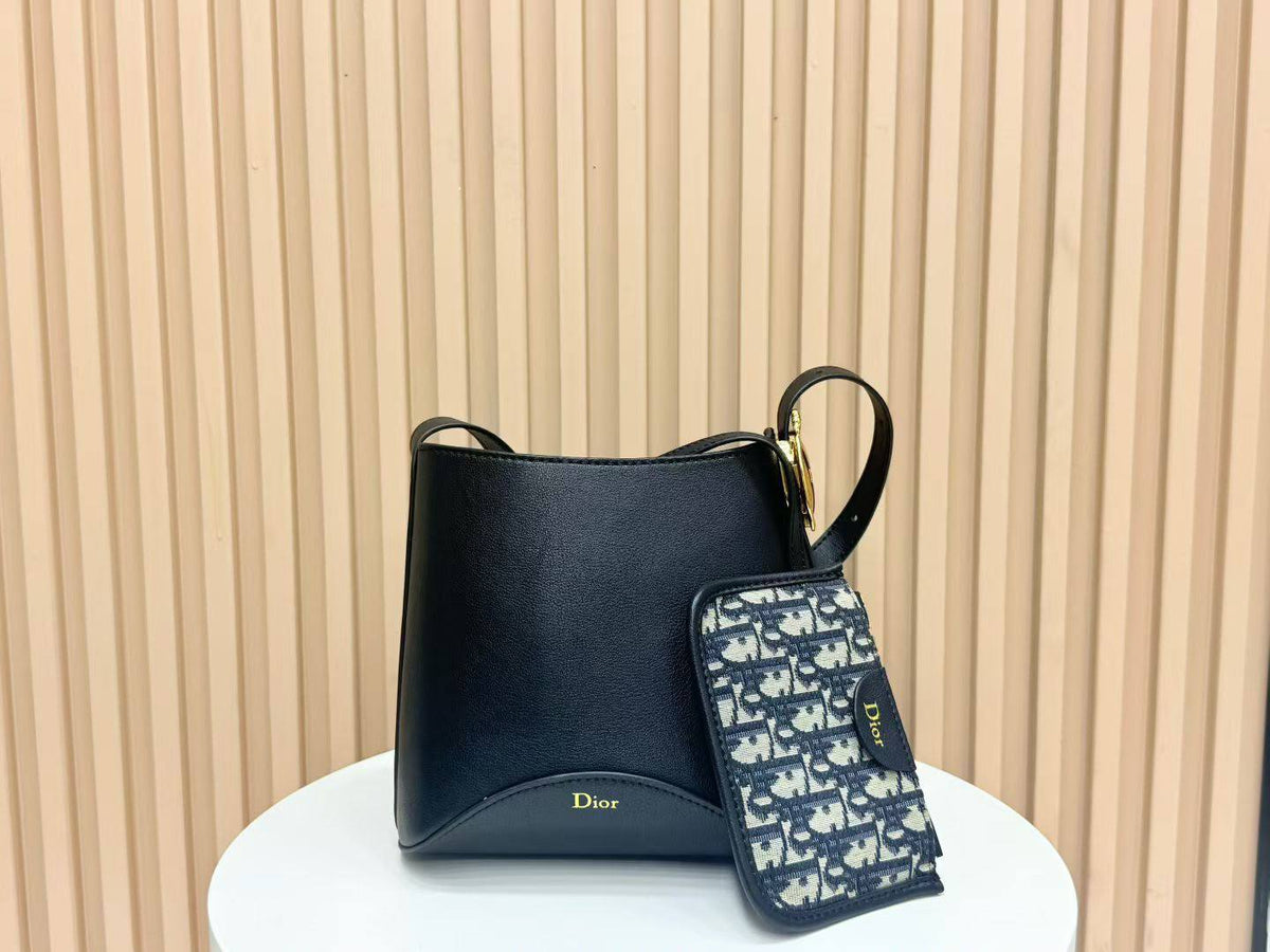 Dior

290 dhs🇦🇪🇦🇪

Zain153
♥️♥️♥️
