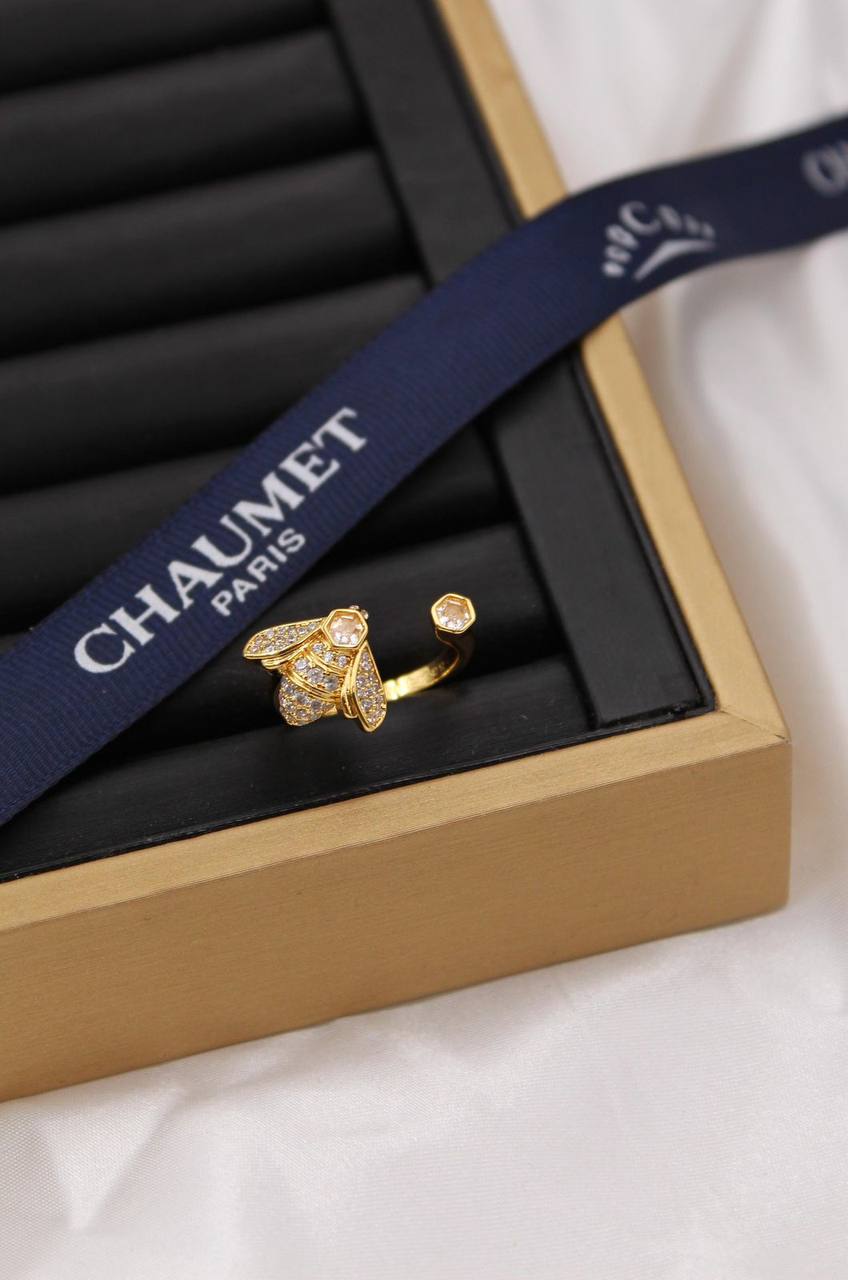 CHAUMET 💙
↗️ *Super Master Quality ®️*
BEE DE CHAUMET 
Necklace, earrings & ring
Yellow gold , diamonds
Full Set (Necklace, Earrings & ring)
*240 dhs👑* with *Normal*  Box
*310 dhs👑* with *Orignal* 1 Box

Zain209
♥️♥️♥️