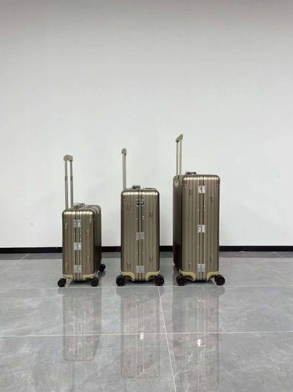 Dior Rimowa
Master💓💓
10kg。650 dhs✅✅
20kg。800 dhs✅✅
30kg。950 dhs✅✅

Zain341
♥️♥️♥️