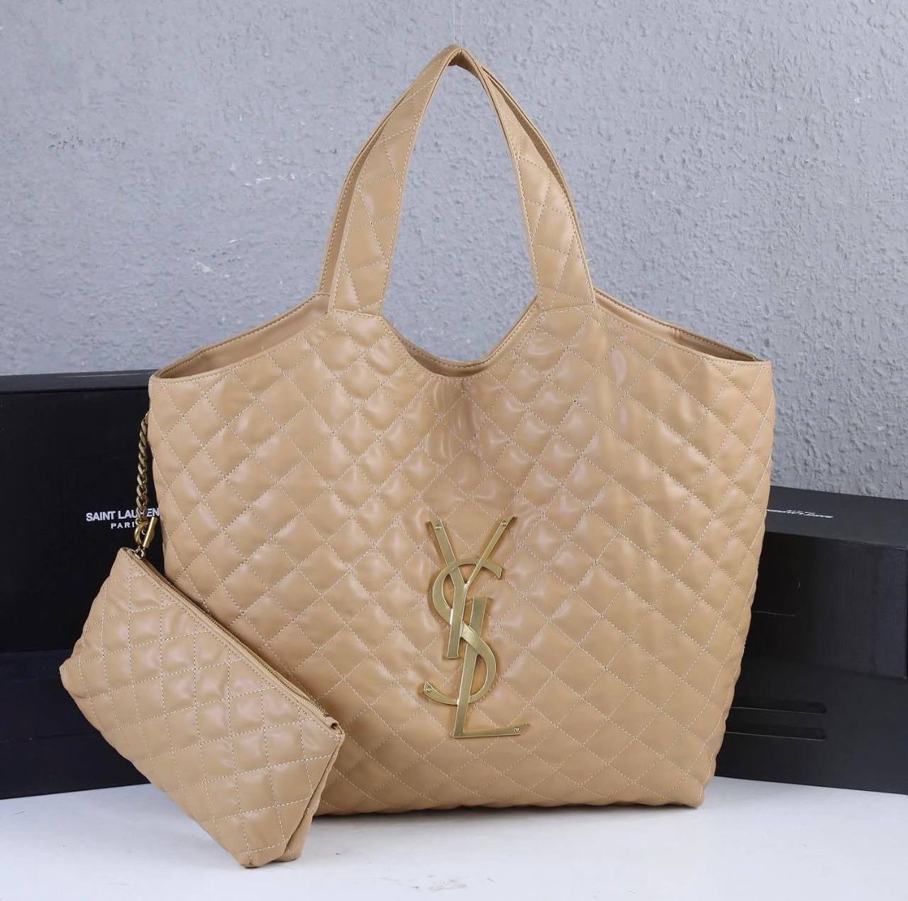 YSL 
 HIGH QUALITY
120 dhs✅

Zain39
♥️♥️♥️