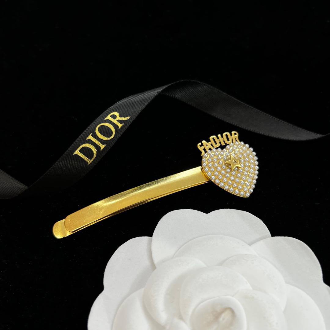 HAIR CLIP
MASTER✨
60 DHS🇦🇪🇦🇪
LIMITED PIECES
WITH BOX AND PAPER BAG🎁🛍️

Zain89
♥️♥️♥️
