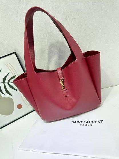 YSL 
GOOD QUALITY 
120 dhs🪙🌨️

Zain200
♥️♥️♥️