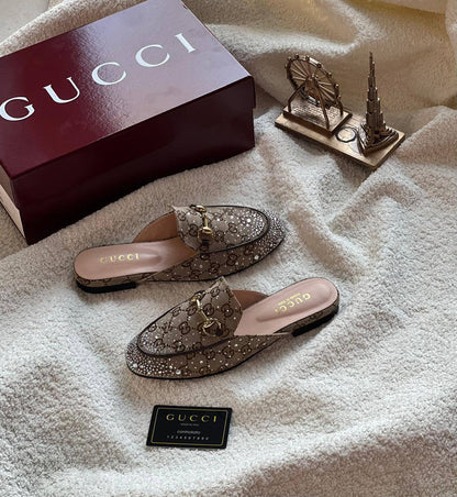 New. Gucci shoes 

   Size  .  36.  to 41

115 dhs🪙💚

Zain80
♥️♥️♥️