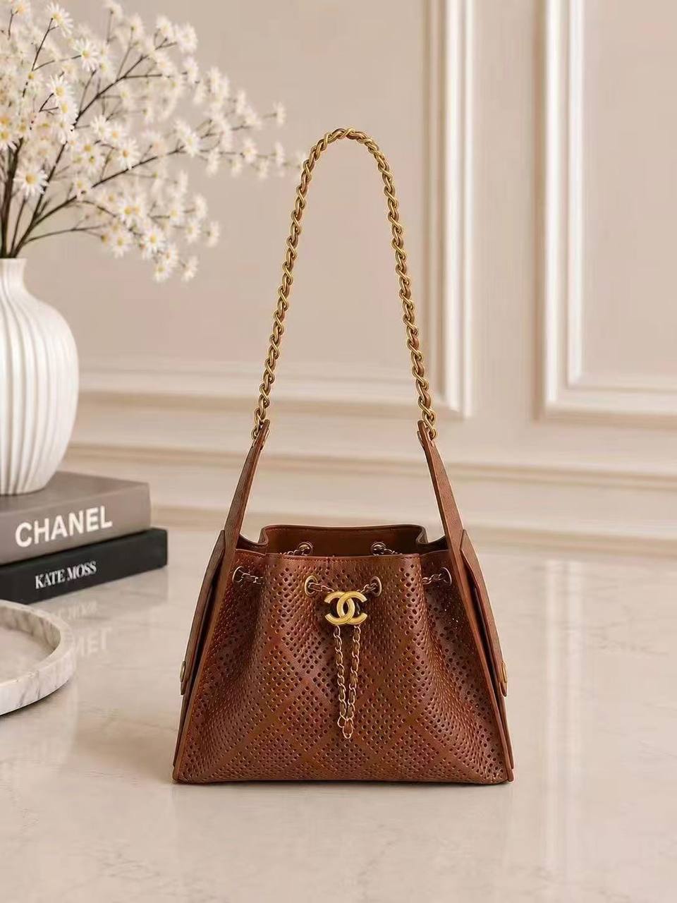 Chanel

High quality

110 dhs🇦🇪🇦🇪
Zain50
♥️♥️♥️