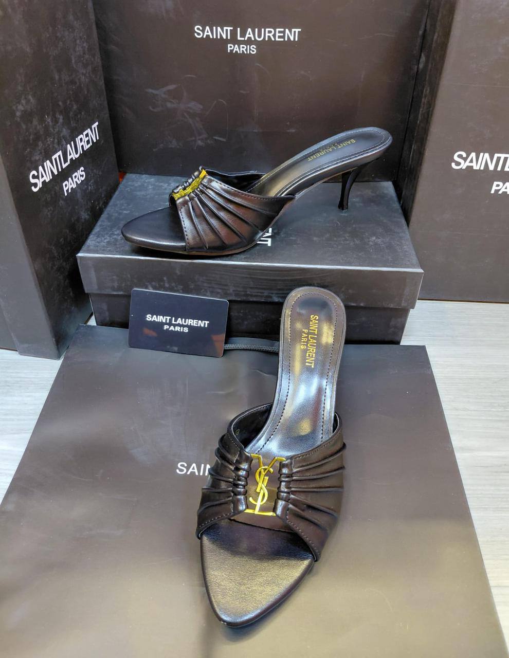 YSL
 High Quality 
Size 36 To 41
105 dhs🇦🇪🇦🇪

Zain120
♥️♥️♥️
