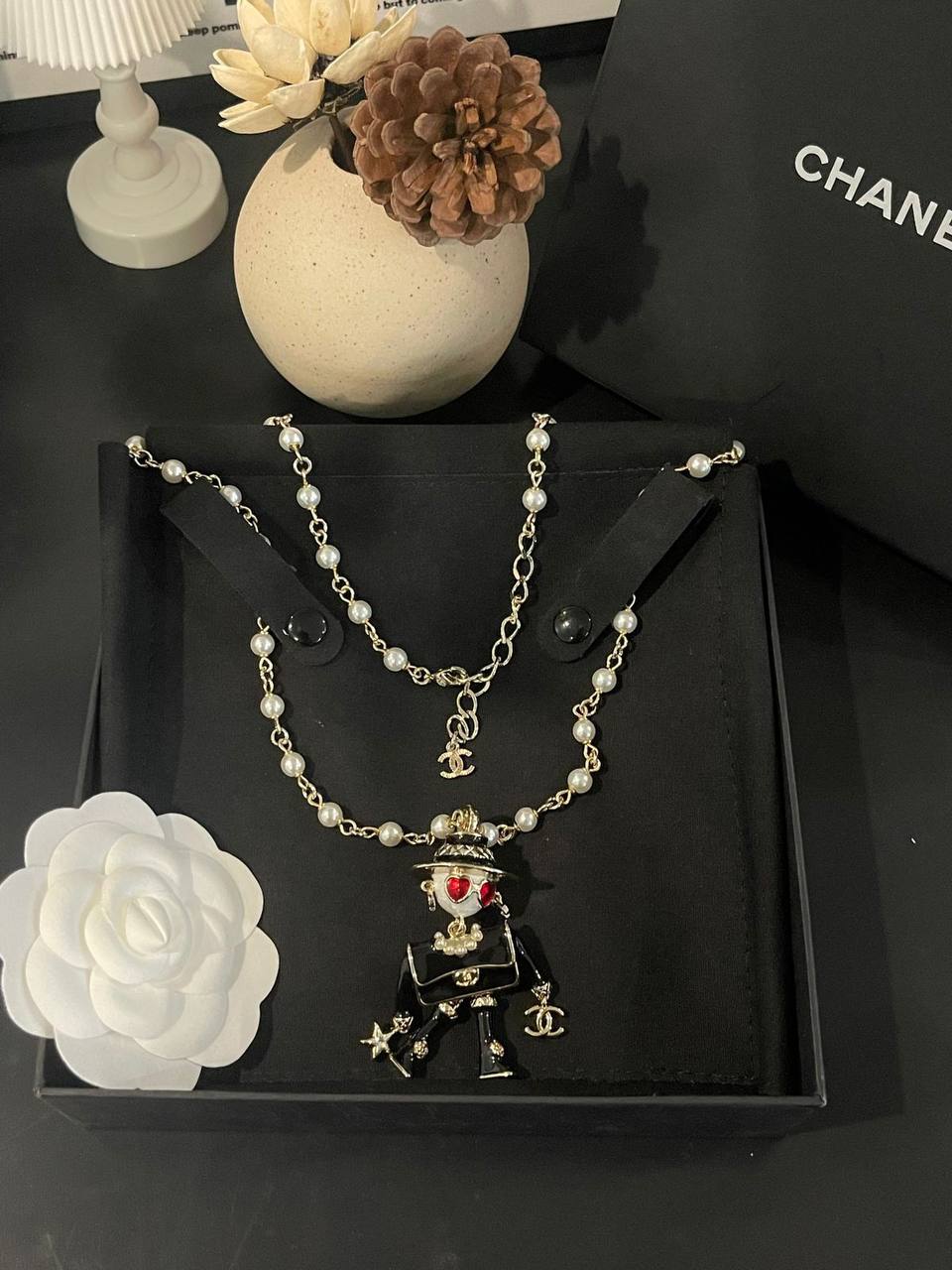 Necklace Chanel Master
140 dhs🪙💕

Zain89
♥️♥️♥️