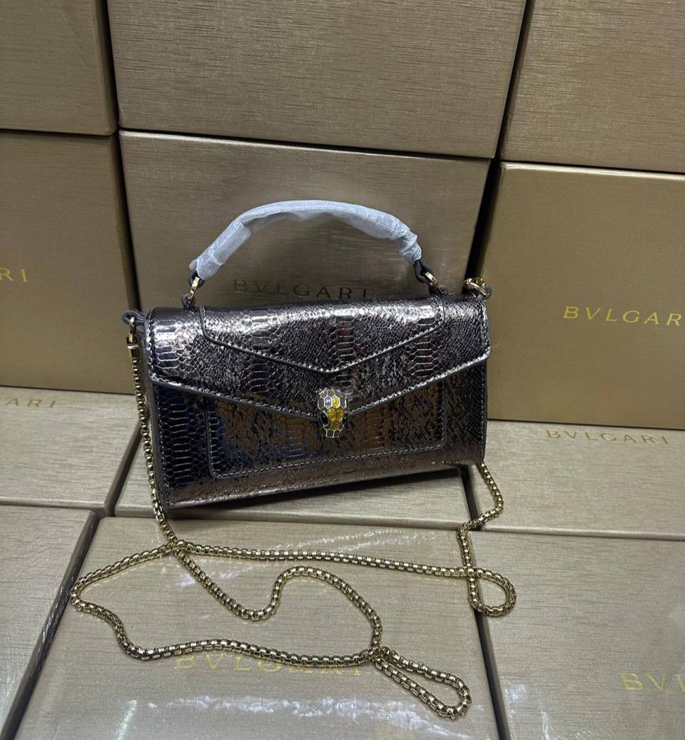 Bvlgari ❣️😊
high quality
140 dhs✅

Zain143
♥️♥️♥️