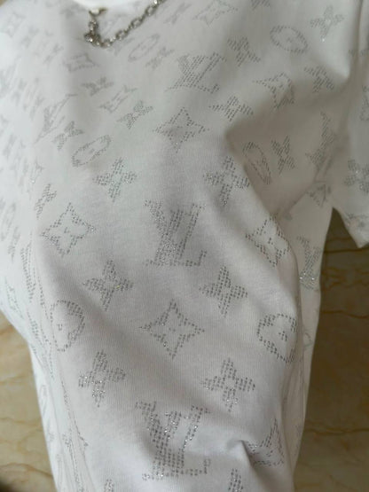 LV
Women’s Tshirt 
Master Quality 
SML
250 dhs🇦🇪🇦🇪

Zain176
♥️♥️♥️